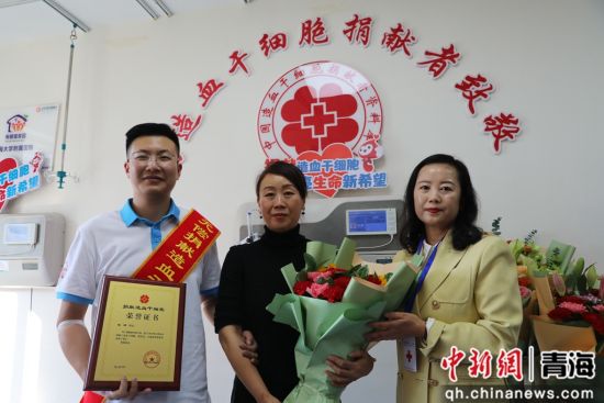 图为捐赠现场。孙睿 摄 图为捐赠现场。孙睿 摄