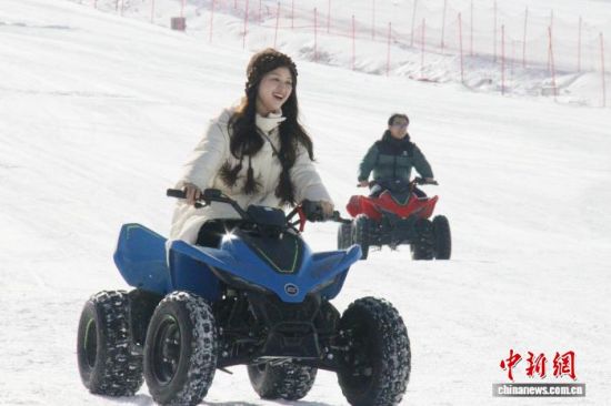 ͼΪ��ѩ�������ڻ�����顰ѩ��Ħ�С�������� ��