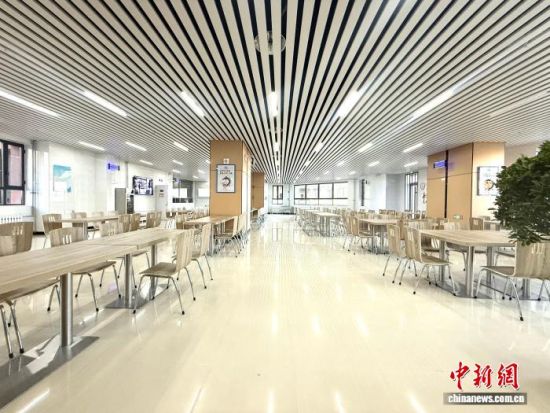 ͼΪ�����г���Ԣ�ڵ�24Сʱů��ʳ�á���������������