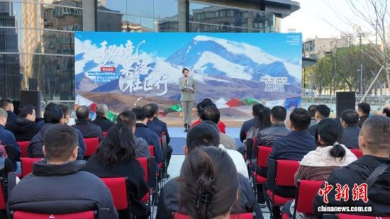 ͼΪ���ؾ����������С�����������ʽ�ֳ����ź�����