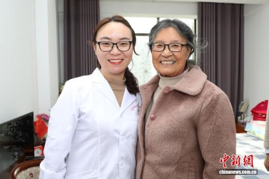 ͼΪ�(��)����פ��ḣ�����ĵ����˸����ʺ�Ӱ��ʯ���� ��