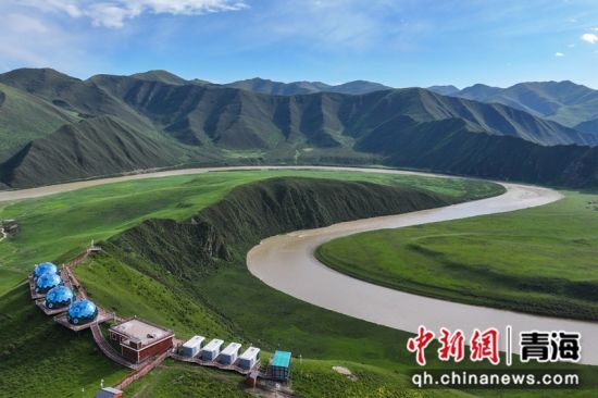  ͼΪ���˻������ຣʡ������������ݾ����ؾ��ڵĻƺӡ�Ů���塱�� Ѧ�� ��