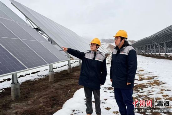 ����ͼΪ��ά��Ա�ڹ�����Դ�����ຣ������˾�����������չѲ��ά���� ÷�����