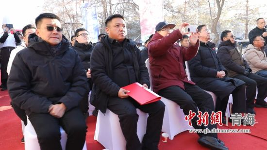 图为“久治牦牛”特色农畜产品入驻嘉峪关市活动现场。久嘉农牧业科技有限公司供图 图为“久治牦牛”特色农畜产品入驻嘉峪关市活动现场。久嘉农牧业科技有限公司供图