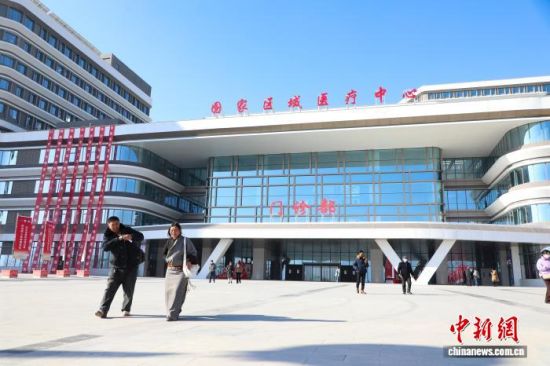 资料图为青海省首个国家区域医疗中心——西安交通大学第一附属医院青海医院。 马铭言 摄 资料图为青海省首个国家区域医疗中心——西安交通大学第一附属医院青海医院。 马铭言 摄