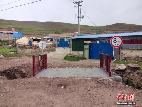 ����ͼΪ���Ҽ���ǰ�����š���������������Ŀ�ѽ��ɵ��������ຣʡ��ͨ��������ͼ