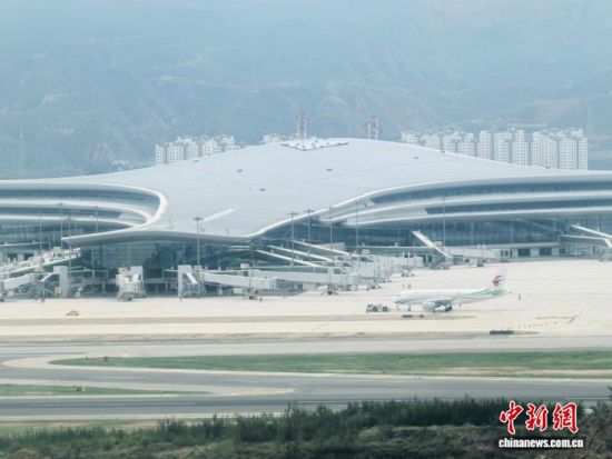 ����ͼΪ�����ܼұ����ʻ���T3��վ¥�ⲿ���ຣ������˾��ͼ