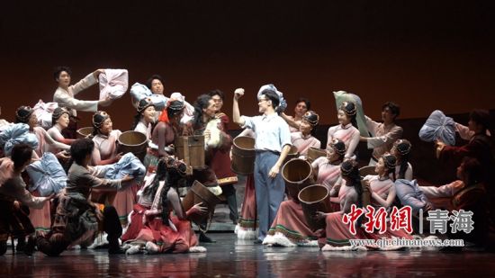 图为演出剧照。玛沁县委宣传部 供图 图为演出剧照。玛沁县委宣传部 供图