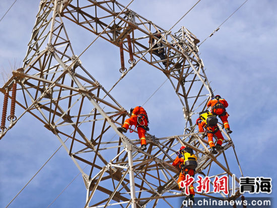 ͼΪ������Ԯ��Ա�Ը���������Աչ��Ӫ�ȡ� ������