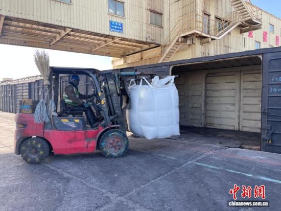 ͼΪ������Ա������װ�������˳��ᡣ�����ǻ� ��