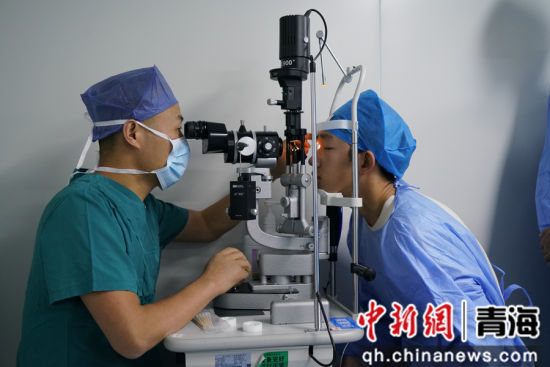 ͼΪҽ��Ϊ���߼�顣�����е�һ����ҽԺ��ͼ