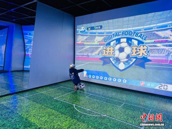 ͼΪ���������˶���������� ��