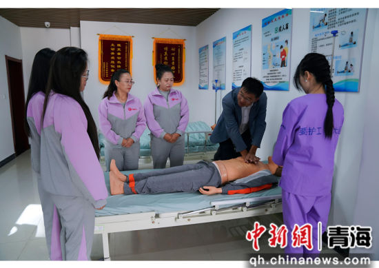 ����ͼΪ��ͨ������ҵ��չ�����ڣ���������ѧϰ����֪ʶ�� ��ͨ��ί��������ͼ