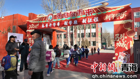 ͼΪ������ĳѧУ��ѧ���ֳ���ϣ�ռ�� ��