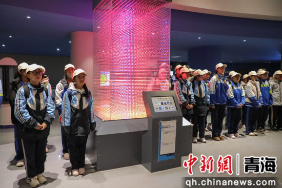 ͼΪ���������ຣʡ��ѧ�������ڲιۡ������� ��