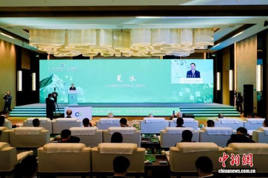 ͼΪ�������ݾֵ����Ա�����ֳ��ı��ڱ�����ϯ�������ຣ��ɫ������ҵ��չ�ƽ�ᡣ���� ��