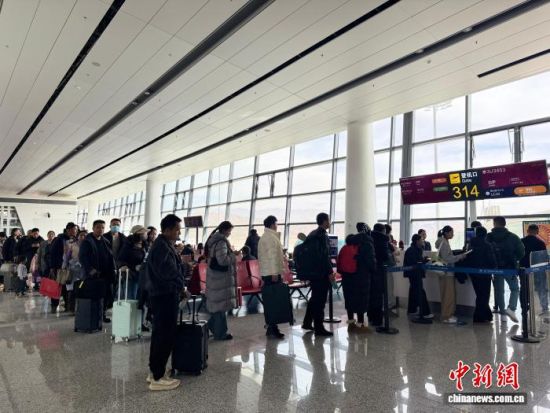 ����ͼΪ�����������ÿ������Ŷӵǻ������ ��