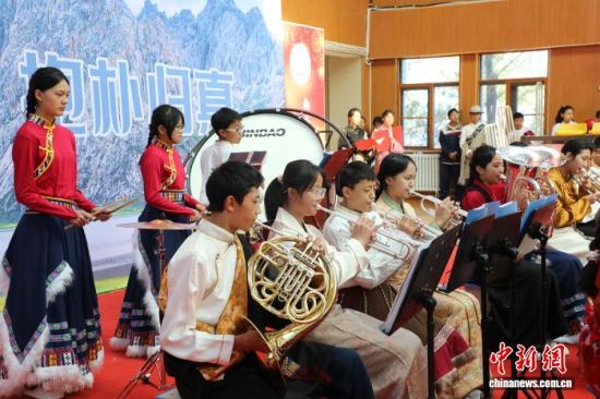 ͼΪ��������������ѧ��������������Ž������ࡣ�������� ��