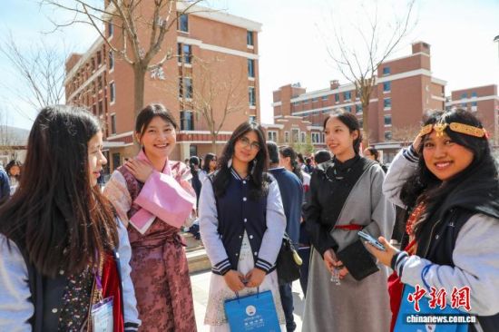 ͼΪ���ѧ��(��һ����������һ)���������������ѧѧ���������������� ��