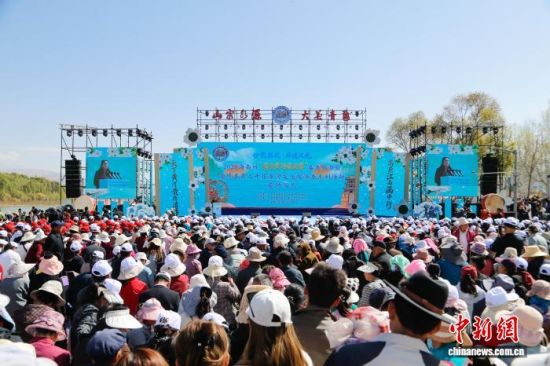图为2026青海省海南州“清清黄河旅游带”春季旅游暨贵德县第二十届黄河文化旅游季。 马铭言摄 图为2026青海省海南州“清清黄河旅游带”春季旅游暨贵德县第二十届黄河文化旅游季。 马铭言摄