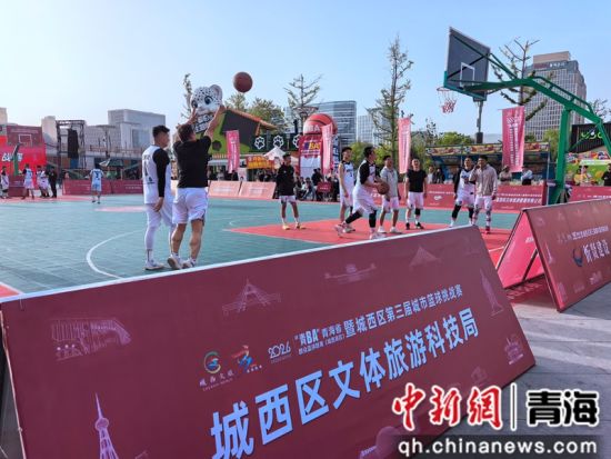图为活动现场。李隽 摄 图为活动现场。李隽 摄