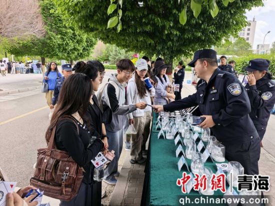 图为活动现场。马仰 摄 图为活动现场。马仰 摄