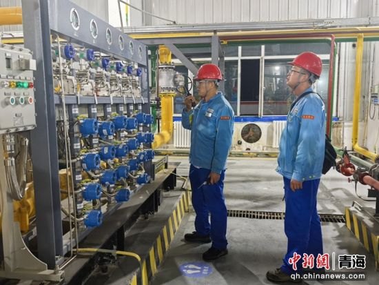 图为工作人员进行排查。袁月 供图 图为工作人员进行排查。袁月 供图