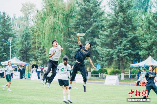 图为比赛现场。西宁市体育局 供图 图为比赛现场。西宁市体育局 供图
