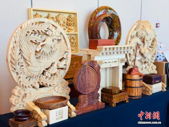 图为比赛现场成果展示。孙睿 摄 图为比赛现场成果展示。孙睿 摄