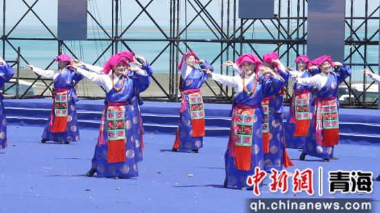 图为活动现场。共和县融媒体中心供图 图为活动现场。共和县融媒体中心供图