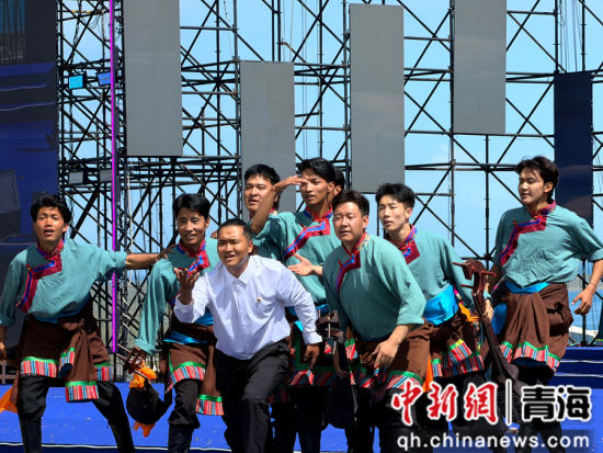 图为活动现场。共和县融媒体中心供图 图为活动现场。共和县融媒体中心供图
