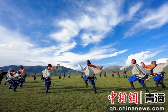 图为活动现场。2026声音的山脉·玉树山歌音超组委会供图 图为活动现场。2026声音的山脉·玉树山歌音超组委会供图