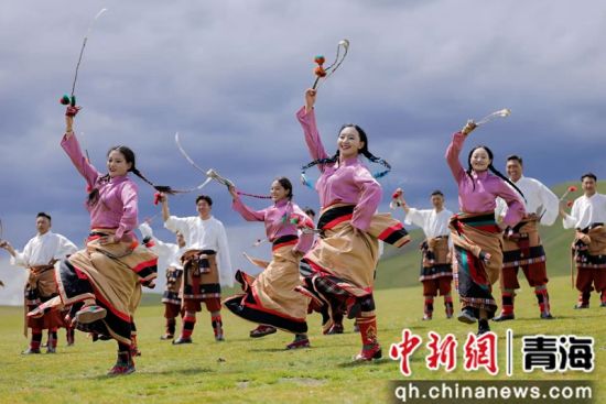 图为活动现场。2026声音的山脉·玉树山歌音超组委会供图 图为活动现场。2026声音的山脉·玉树山歌音超组委会供图