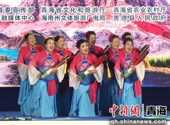 图为参赛选手参加戏曲曲艺比赛。 张忠苹 摄 图为参赛选手参加戏曲曲艺比赛。 张忠苹 摄