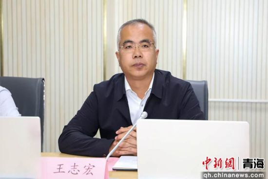 图为青海职业技术大学党委副书记王志宏主持开幕式。青海职业技术大学供图 图为青海职业技术大学党委副书记王志宏主持开幕式。青海职业技术大学供图