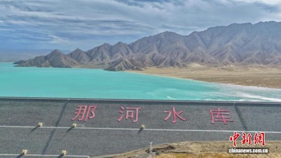 图为那棱格勒河水库。海西州融媒体中心 供图 图为那棱格勒河水库。海西州融媒体中心 供图