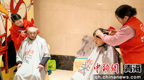 图为爱心义剪。祁绣娟 摄 图为爱心义剪。祁绣娟 摄