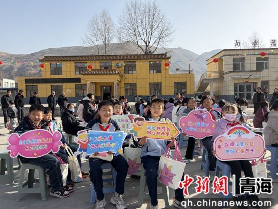 ͼΪ��ֳ����ຣʡ���ƶ�ͯ��Ṥ����չ���Ĺ�ͼ