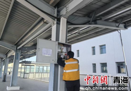 ͼΪְ���ڵ����վ����̨�����������豸��ʩ��·��顣 ������������ε��������ά���ۺϳ��乩ͼ