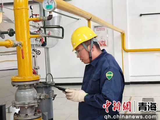 ͼΪְ�����й�¯��ů�豸��Ȼ��й©���ԡ� ������������ε��������ά���ۺϳ��乩ͼ