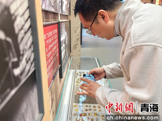 ͼΪԮ��ɲ��˲Ųι�ѧϰ������ ��