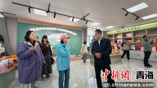 ͼΪ�ɷ����߽�������������ʳƷ�ӹ���װ�������޹�˾ʵ�ص�����ɫũ���Ʒ��ӹ��������������ί��������ͼ