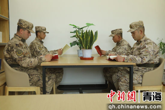 ͼΪ�侯�ຣ�ܶӺ���֧�ӹٱ�Ʒ���鼮�� ��չ��