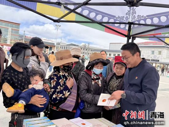 ͼΪ������ͳս���Ź�����Ա�������������л����񹲺͹������Ž�����ٽ������������ ��